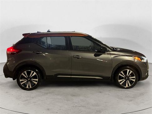 Used 2020 Nissan Kicks SR w/ SR Premium Package image 6
