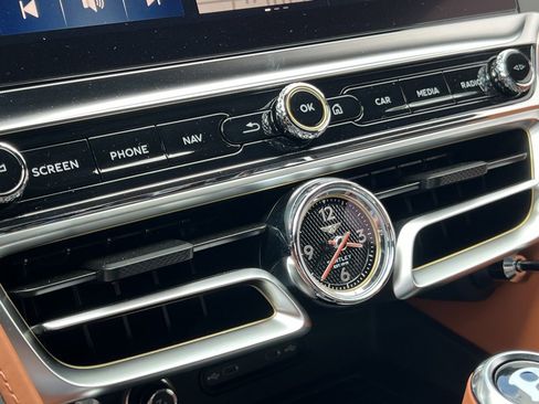 New 2025 Bentley Flying Spur Plug-In Hybrid image 27