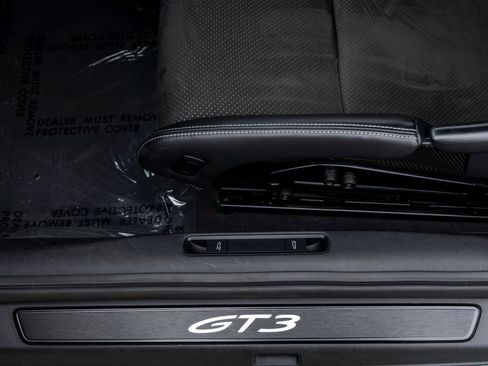 Certified 2022 Porsche 911 GT3 image 28