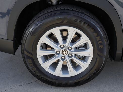 Certified 2024 Toyota Grand Highlander AWD Hybrid image 11