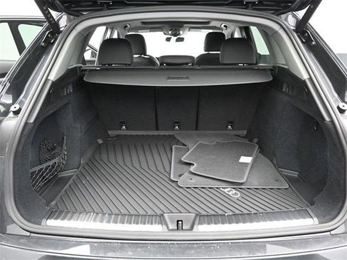 New 2025 Audi Q5 Premium image 12