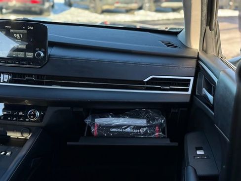 Used 2023 Mitsubishi Outlander SE image 35