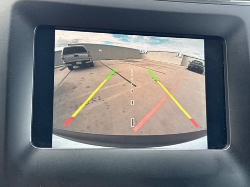 Used 2020 Jeep Cherokee Latitude Plus image 16