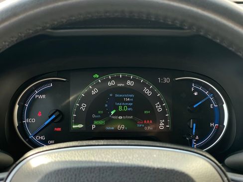 Used 2024 Toyota RAV4 SE image 13