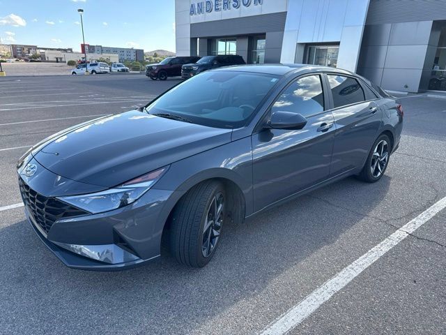 Used 2023 Hyundai Elantra SEL w/ Convenience Package FWD image 2