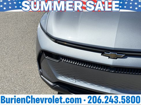 New 2026 Chevrolet Equinox EV LT FWD image 41