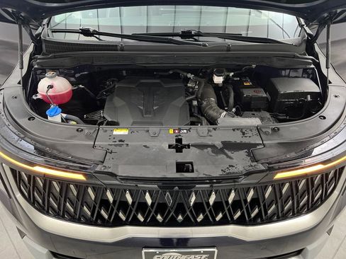 Used 2025 Kia Carnival image 73