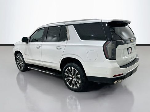 Used 2025 Chevrolet Tahoe High Country AWD/4WD image 5