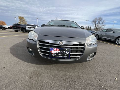 Used 2005 Chrysler Sebring Limited image 30