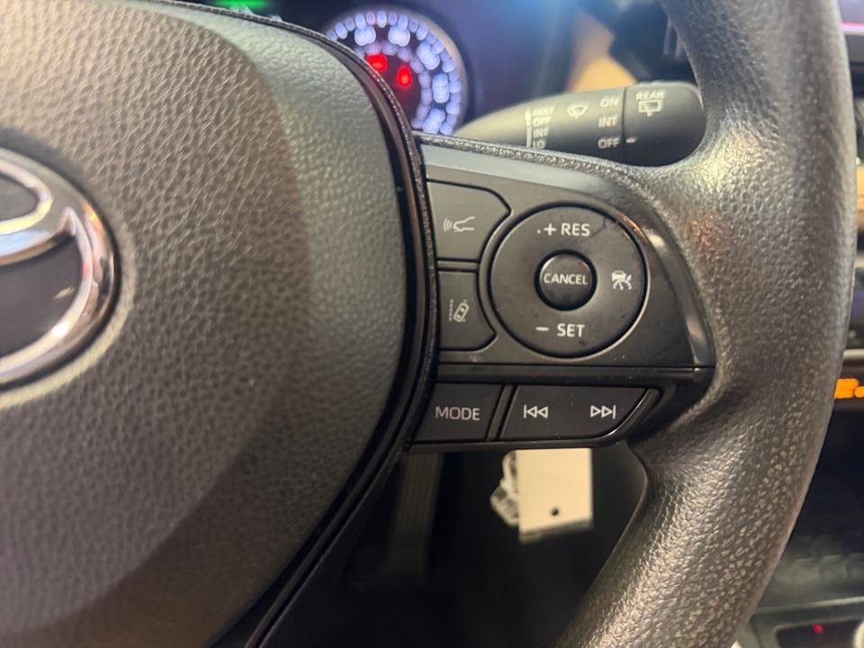 Certified 2021 Toyota RAV4 LE AWD/4WD image 23