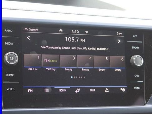 Used 2024 Volkswagen Taos SE image 34