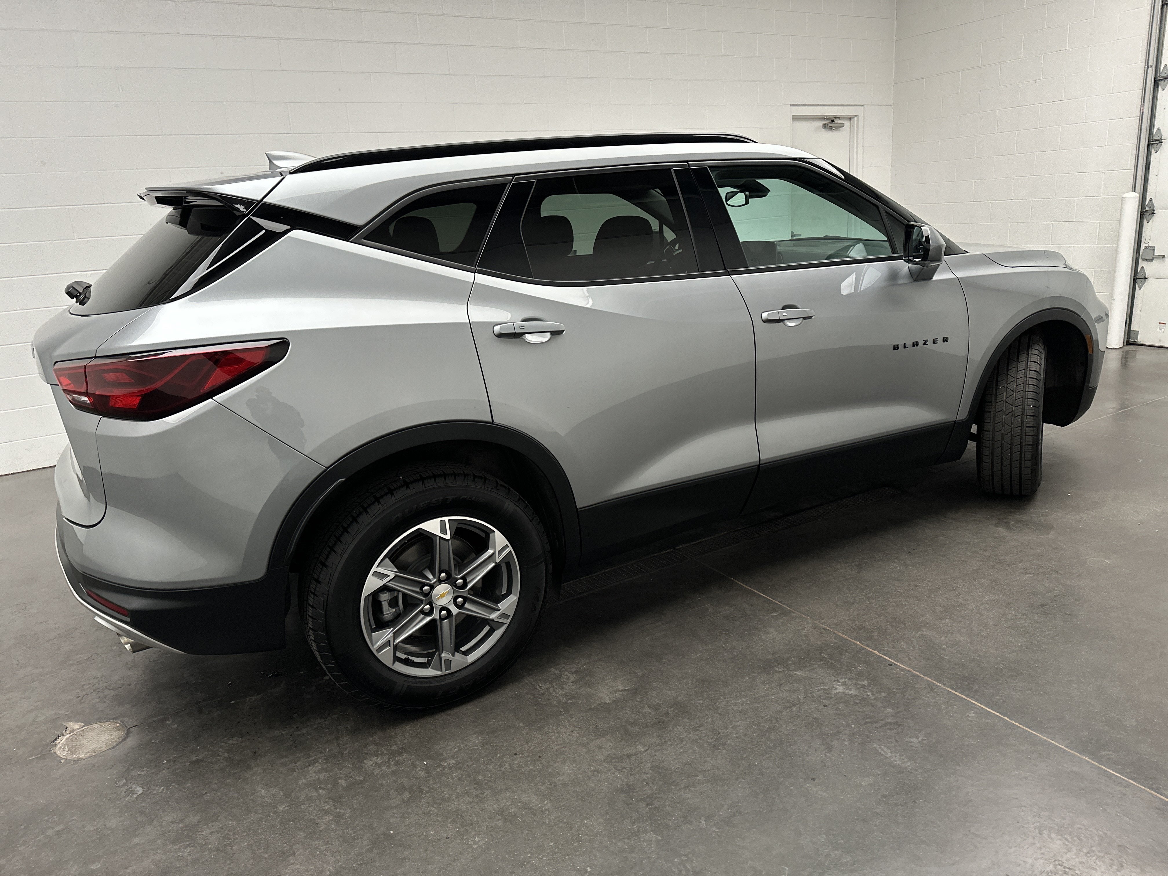 Used 2023 Chevrolet Blazer LT w/ Convenience Package AWD/4WD image 9