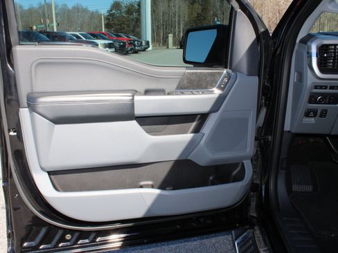 Used 2022 Ford F150 XLT w/ Equipment Group 302A High image 16