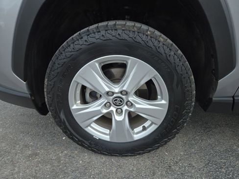 Used 2021 Toyota RAV4 XLE image 7