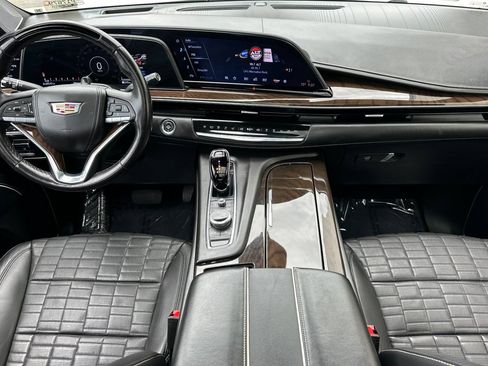 Certified 2023 Cadillac Escalade ESV Sport Platinum w/ Heavy-Duty Trailer Package AWD/4WD image 16