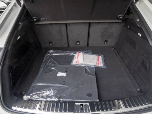 New 2026 Porsche Cayenne Base image 29