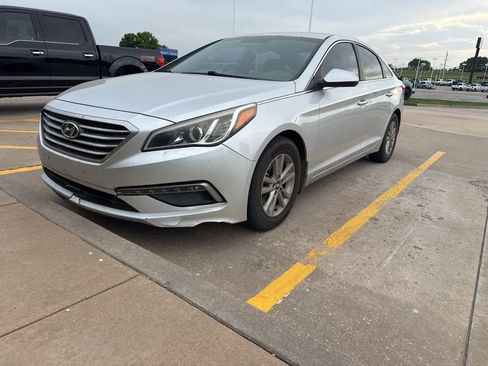 Used 2015 Hyundai Sonata SE FWD image 14