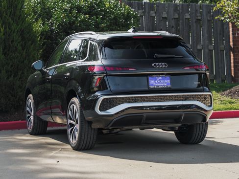 Certified 2026 Audi Q3 quattro 2.0T AWD/4WD image 4