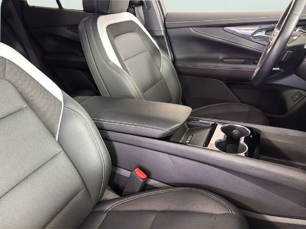 Used 2024 Chevrolet Blazer EV LT AWD/4WD image 34