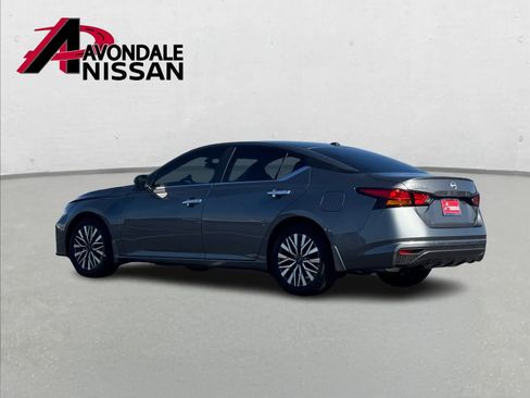 New 2025 Nissan Altima 2.5 SV image 4
