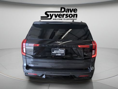 Used 2025 Ford Expedition Platinum w/ Stealth Performance Package AWD/4WD image 4