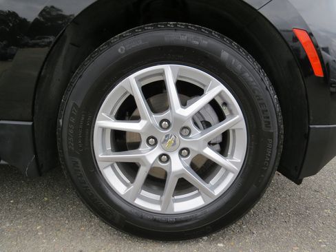 Used 2023 Chevrolet Equinox LT image 9