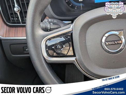 Certified 2023 Volvo XC60 B5 Plus image 17
