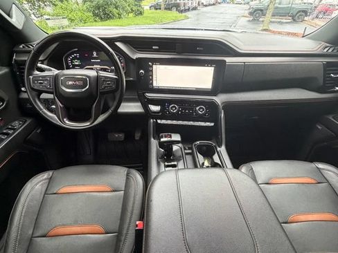 Used 2023 GMC Sierra 1500 AT4 w/ Technology Package AWD/4WD image 8