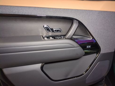 New 2026 Land Rover Range Rover Sport Dynamic SE AWD/4WD image 11