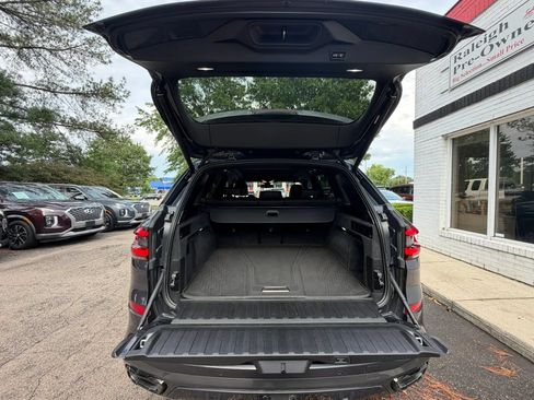 Used 2022 BMW X5 sDrive40i w/ M Sport Package RWD image 15