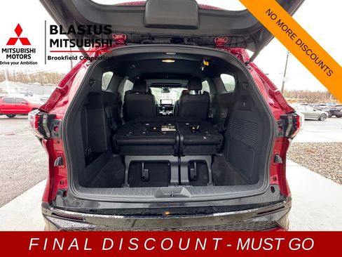 Used 2025 Toyota Sienna XSE w/ XSE Plus Package image 37