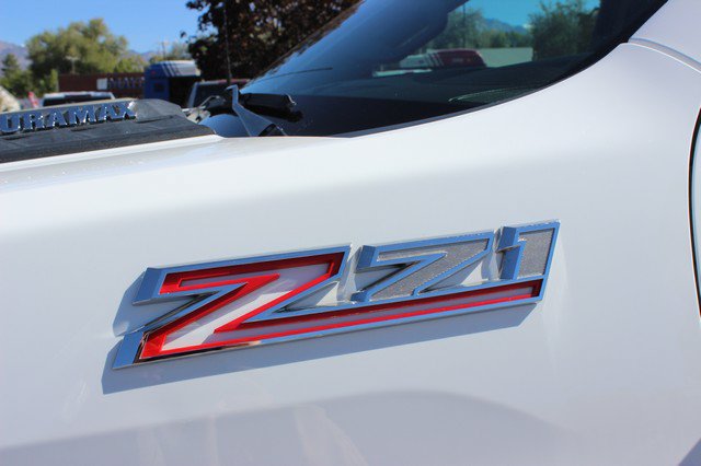 Used 2023 Chevrolet Silverado 2500 LT AWD/4WD image 3