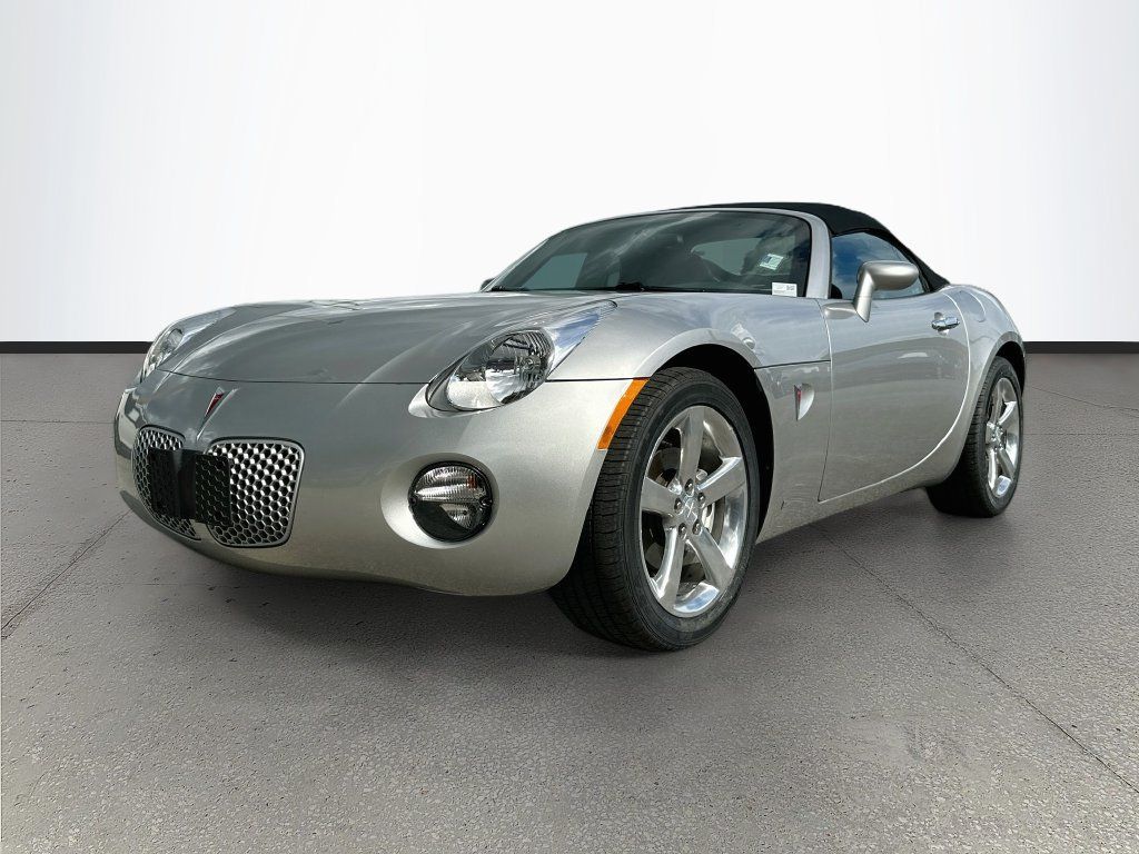 Used 2007 Pontiac Solstice Convertible w/ Premium Package RWD image 3