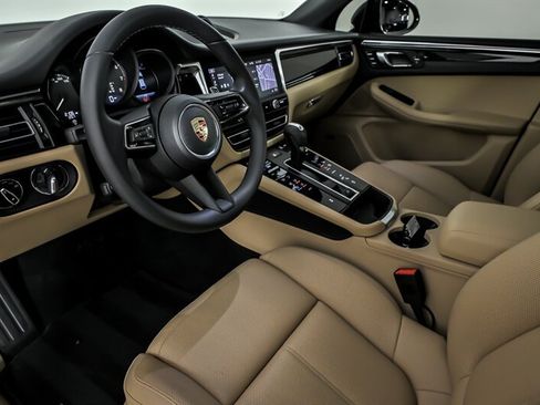 Used 2026 Porsche Macan AWD/4WD image 20
