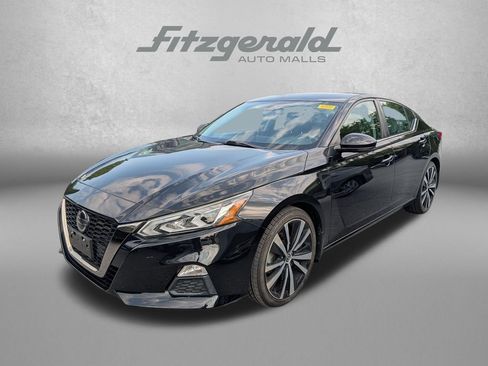 Used 2020 Nissan Altima 2.5 SR w/ Premium Package FWD image 2