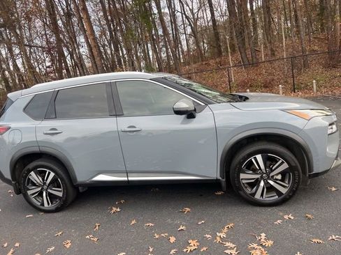 Used 2021 Nissan Rogue SL w/ Premium Package image 4