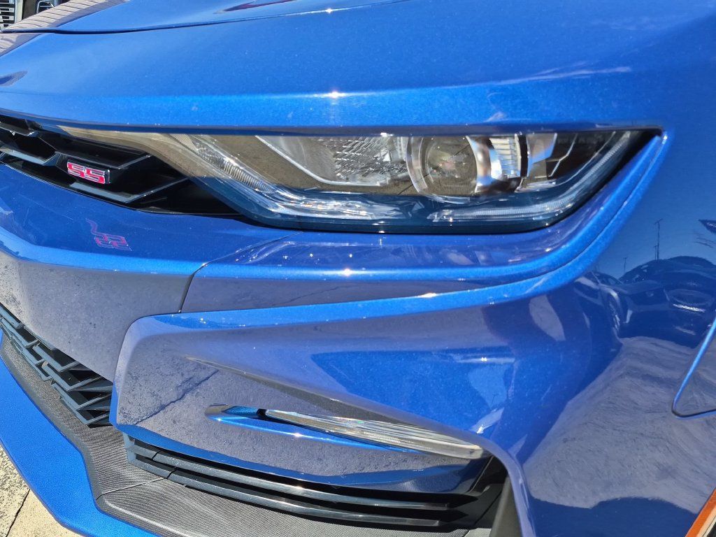 Used 2021 Chevrolet Camaro SS RWD image 7