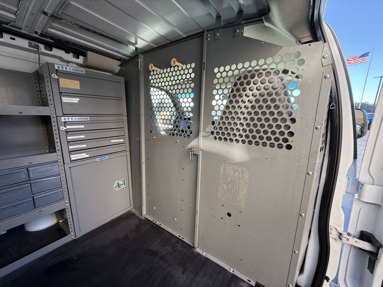 Used 2005 GMC Savana 2500 RWD image 17
