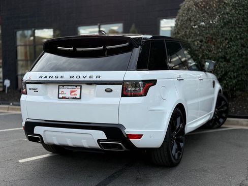 Used 2022 Land Rover Range Rover Sport HST image 12