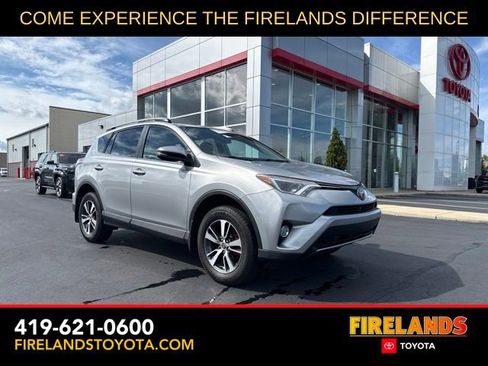 Used 2018 Toyota RAV4 XLE AWD/4WD image 1