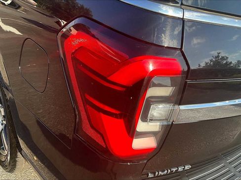 Used 2023 Ford Expedition Limited image 53