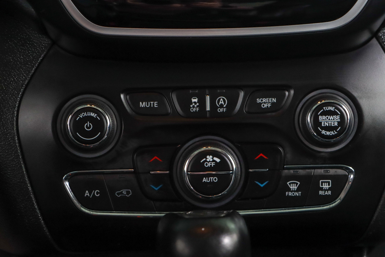 Used 2022 Jeep Cherokee Limited AWD/4WD image 20