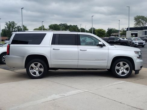 Used 2018 Chevrolet Suburban Premier AWD/4WD image 29