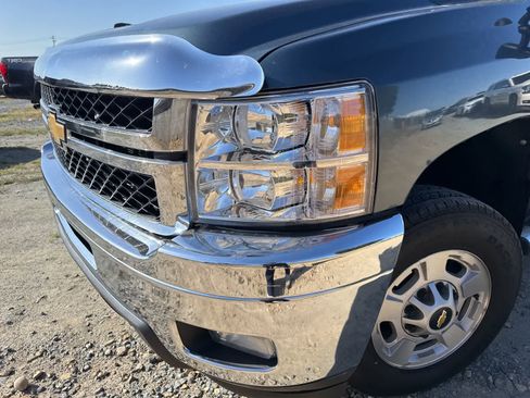 Used 2011 Chevrolet Silverado 2500 LT w/ Interior Plus Package image 9