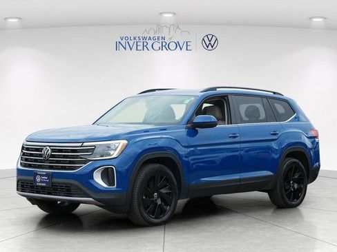 Certified 2025 Volkswagen Atlas SE w/ Panoramic Sunroof Package AWD/4WD image 3