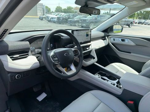 New 2026 Ford Explorer Active w/ Active Comfort Package AWD/4WD image 9