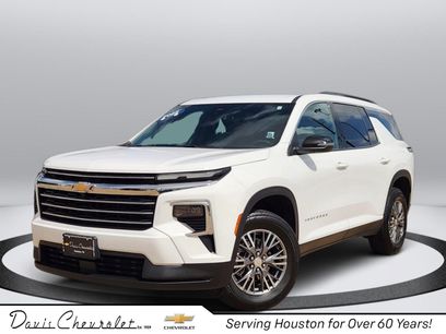 Used 2025 Chevrolet Traverse LT