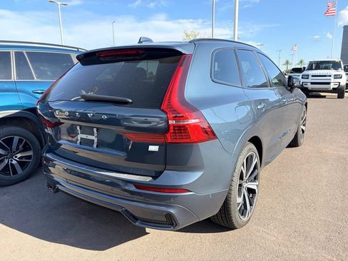 Used 2022 Volvo XC60 T8 R-Design w/ Advanced Package AWD/4WD image 4