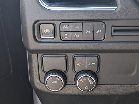 Used 2022 Chevrolet Tahoe LT w/ Luxury Package image 29