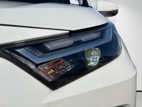 Used 2025 Toyota RAV4 XLE Premium image 9
